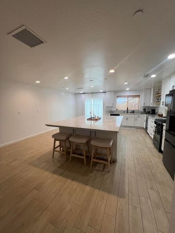 788 Apple Street, Dinuba, CA 93618