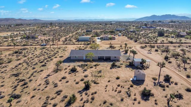 3230 Balsa Avenue, Yucca Valley, CA 92284
