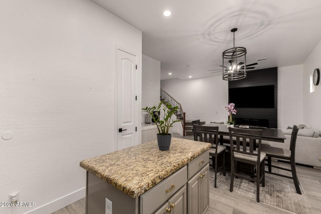 1367 S COUNTRY CLUB Drive 1041, Mesa, AZ 85210