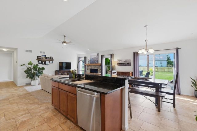 4528 Scenic View Road, Windsor, WI 53598