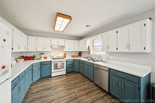 33619 S 4200 Road, Inola, OK 74036