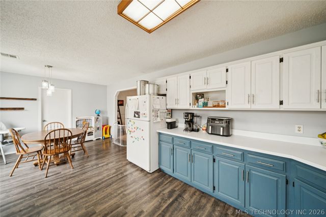 33619 S 4200 Road, Inola, OK 74036