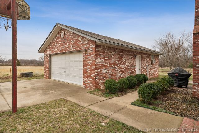 33619 S 4200 Road, Inola, OK 74036