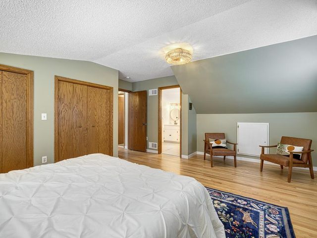 4247 Limestone Drive, Eagan, MN 55122