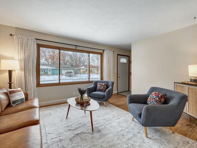 4247 Limestone Drive, Eagan, MN 55122