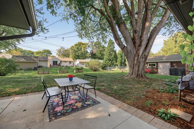 4247 Limestone Drive, Eagan, MN 55122