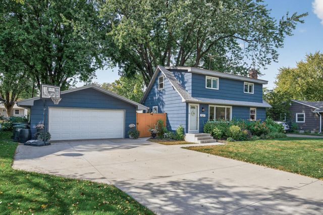 4247 Limestone Drive, Eagan, MN 55122