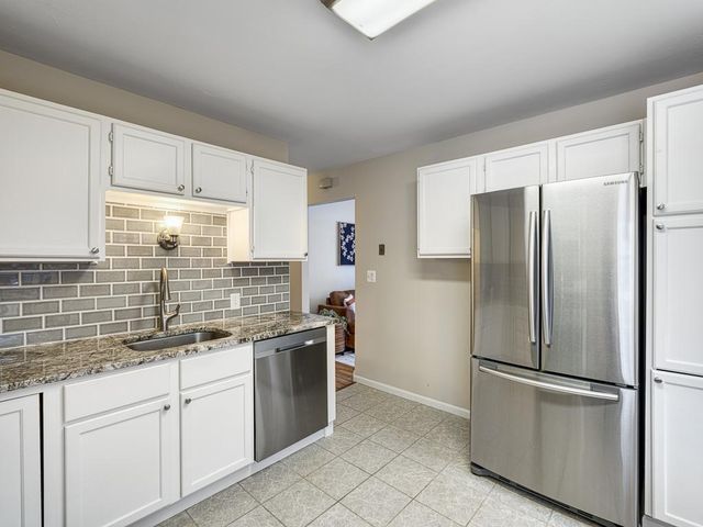 4247 Limestone Drive, Eagan, MN 55122