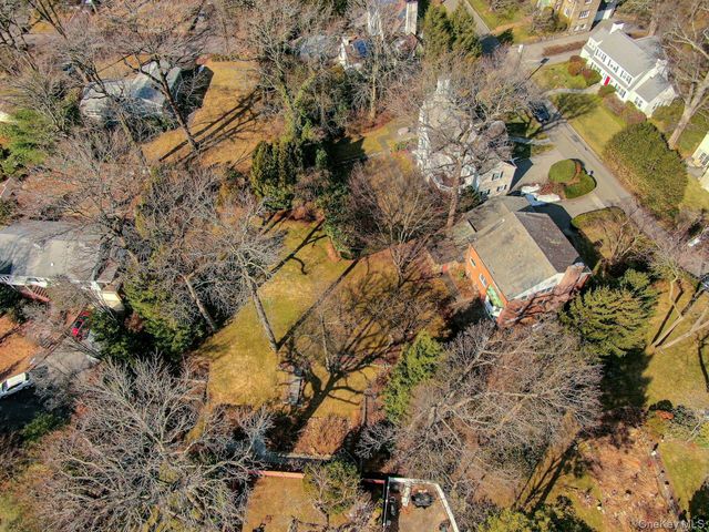48 Highland Circle, Bronxville, NY 10708