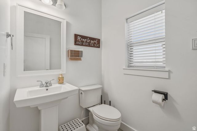 2352 W ISLAND DR, Kaysville, UT 84037