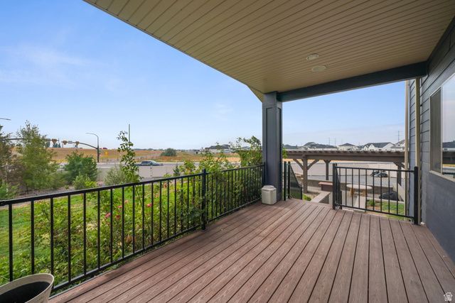 2352 W ISLAND DR, Kaysville, UT 84037