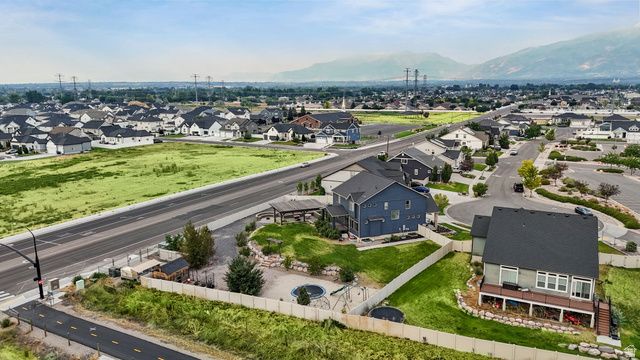 2352 W ISLAND DR, Kaysville, UT 84037