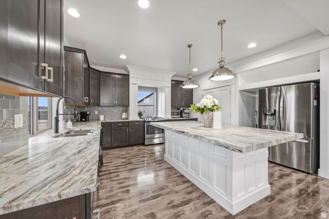 2352 W ISLAND DR, Kaysville, UT 84037