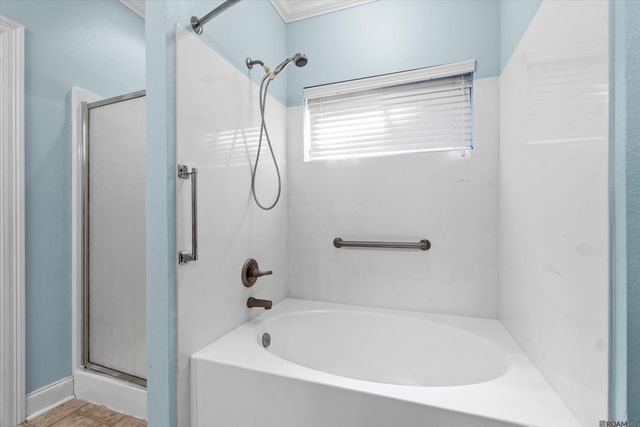 27776 Lakeshore Dr, Walker, LA 70785