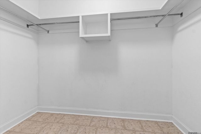 27776 Lakeshore Dr, Walker, LA 70785