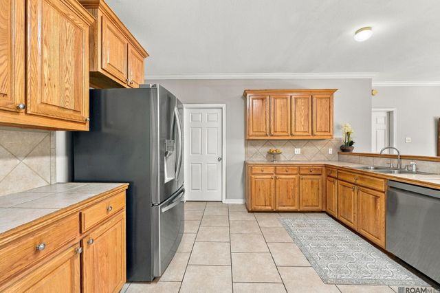 43167 Sycamore Bend Ave, Gonzales, LA 70737