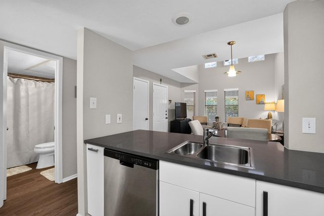 2104 Cullen Ave 7-211, Austin, TX 78757