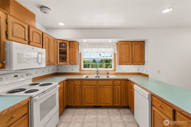 1620 Prospect Street, Raymond, WA 98577