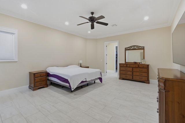 2855 W Tank Farm Rd, Lake Charles, LA 70605
