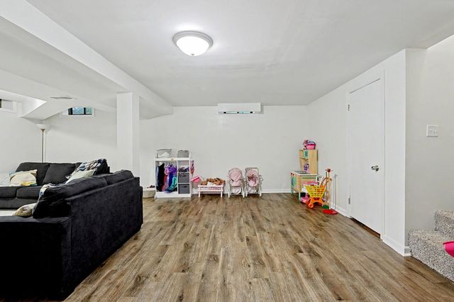521 S Westview Drive, Derby, KS 67037