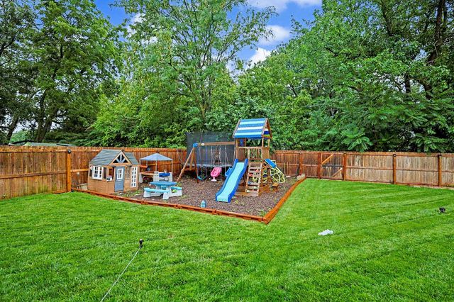 521 S Westview Drive, Derby, KS 67037