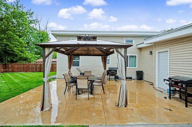 521 S Westview Drive, Derby, KS 67037