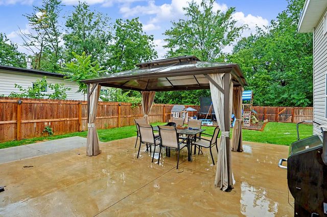 521 S Westview Drive, Derby, KS 67037