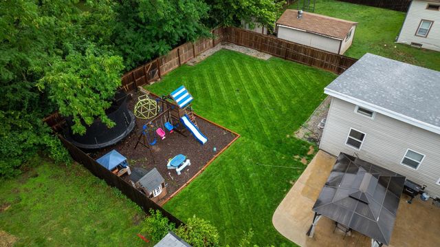 521 S Westview Drive, Derby, KS 67037