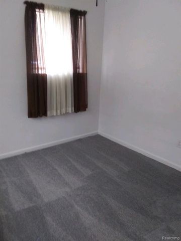 28309 Aberdeen Street, Southfield, MI 48076