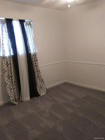 28309 Aberdeen Street, Southfield, MI 48076