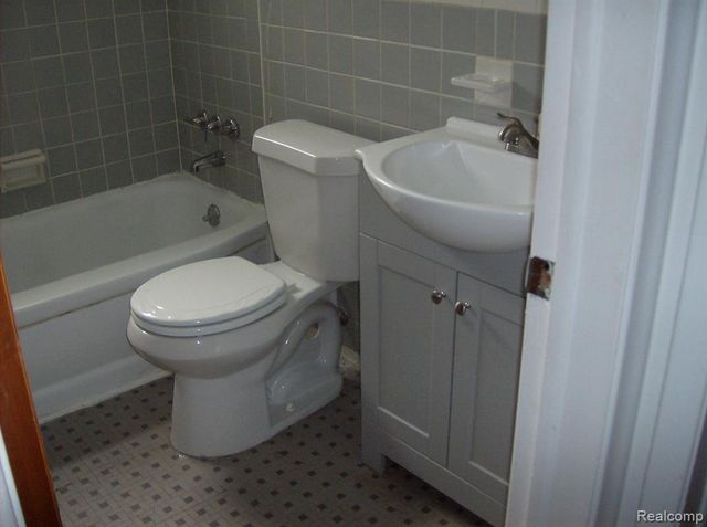 28309 Aberdeen Street, Southfield, MI 48076