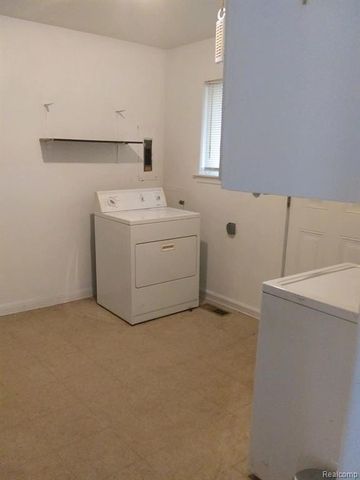 28309 Aberdeen Street, Southfield, MI 48076