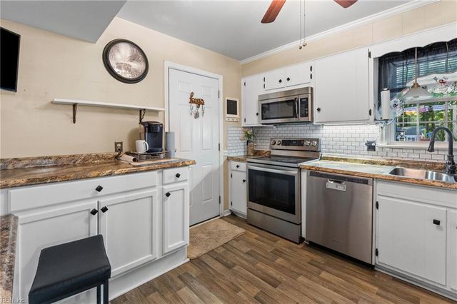 318 Williamsburg CT, Newport News, VA 23606