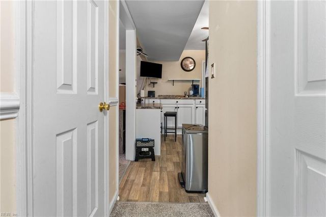 318 Williamsburg CT, Newport News, VA 23606