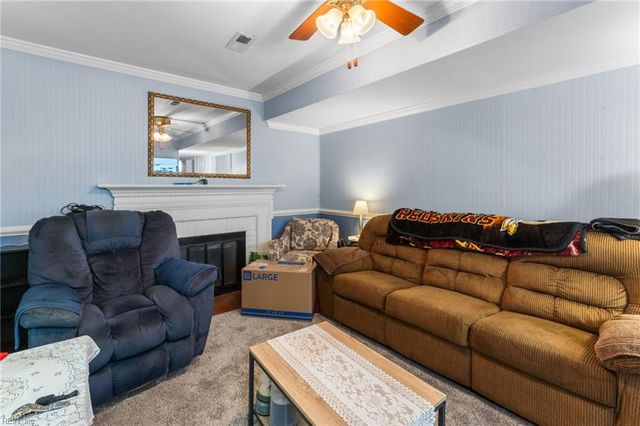318 Williamsburg CT, Newport News, VA 23606