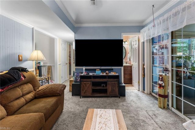 318 Williamsburg CT, Newport News, VA 23606