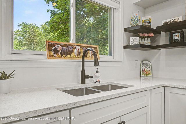 2059 La Mer Lane 17, Haslett, MI 48840