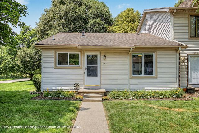 2059 La Mer Lane 17, Haslett, MI 48840