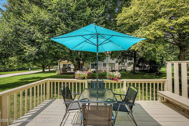 2059 La Mer Lane 17, Haslett, MI 48840