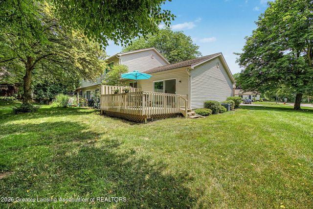 2059 La Mer Lane 17, Haslett, MI 48840