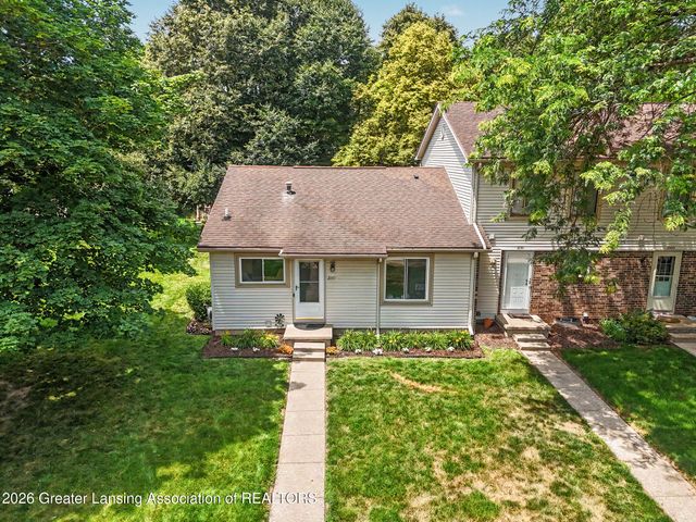 2059 La Mer Lane 17, Haslett, MI 48840
