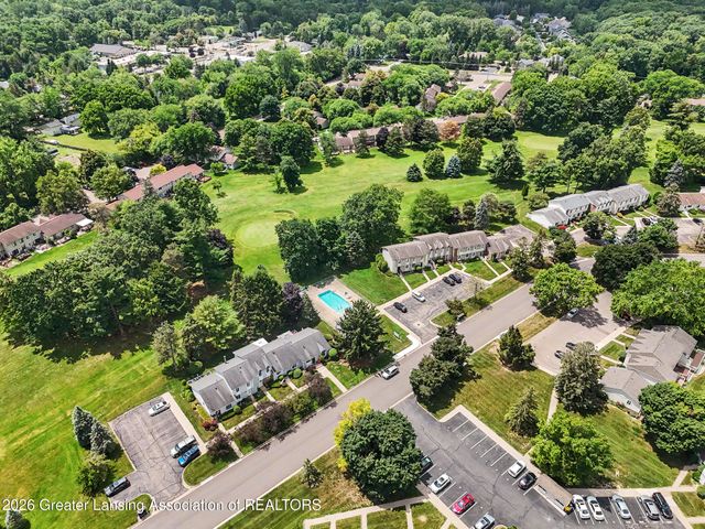 2059 La Mer Lane 17, Haslett, MI 48840