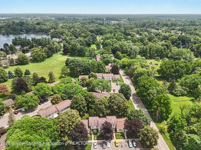2059 La Mer Lane 17, Haslett, MI 48840