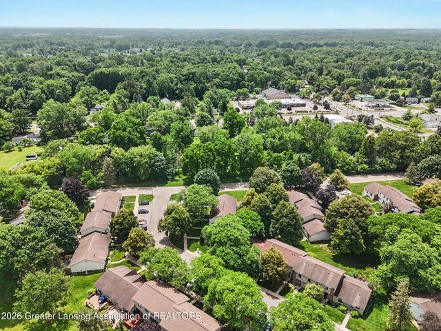 2059 La Mer Lane 17, Haslett, MI 48840