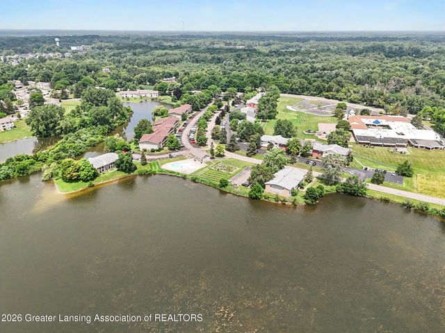 2059 La Mer Lane 17, Haslett, MI 48840