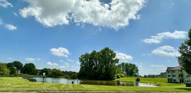 2059 La Mer Lane 17, Haslett, MI 48840