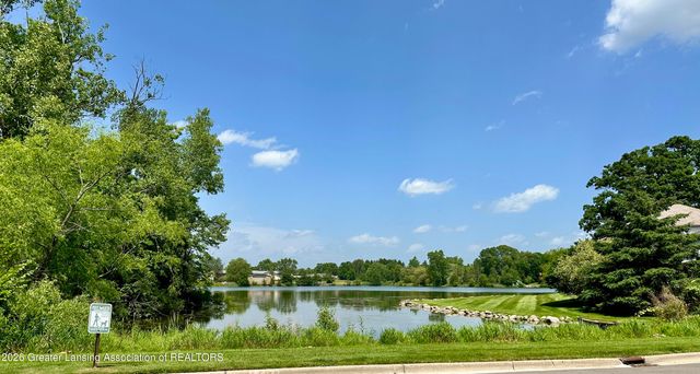 2059 La Mer Lane 17, Haslett, MI 48840