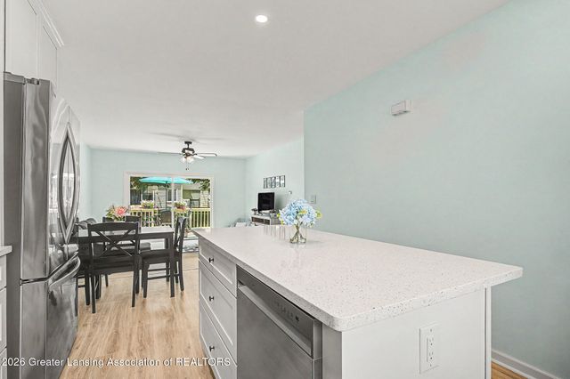 2059 La Mer Lane 17, Haslett, MI 48840