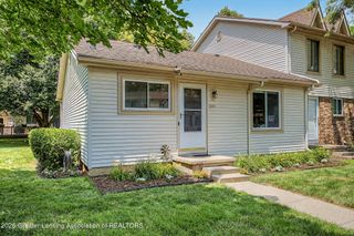 2059 La Mer Lane 17, Haslett, MI 48840