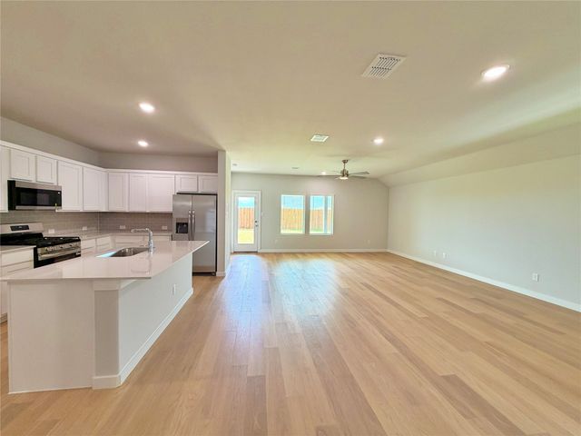 905 Pink Skies Drive, Princeton, TX 75407